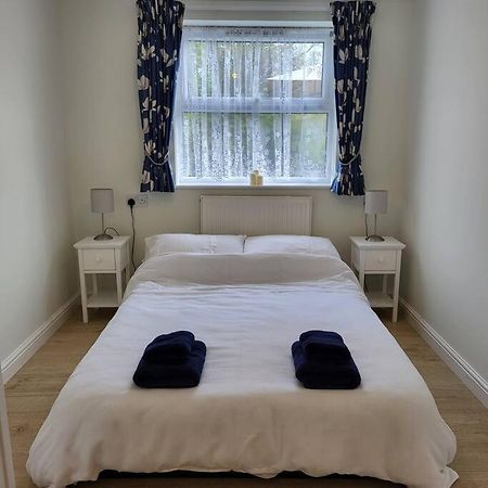 Cheerful, Cosy, One Bedroom Home With Patio And Parking Newbury  Zewnętrze zdjęcie