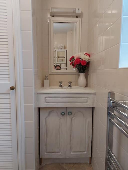 Cheerful, Cosy, One Bedroom Home With Patio And Parking Newbury  Zewnętrze zdjęcie